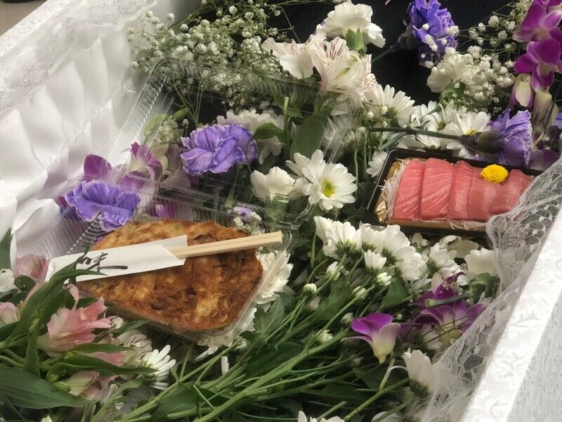 お棺に好物を入れることができます