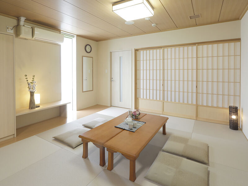 出雲殿互助会の家族葬【岡崎エリア】 控室内に和室もあり、ゆったりとおくつろぎいただけます