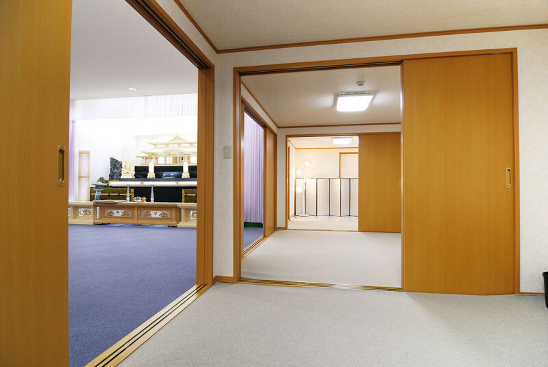 Aホール 1F 控え室全体