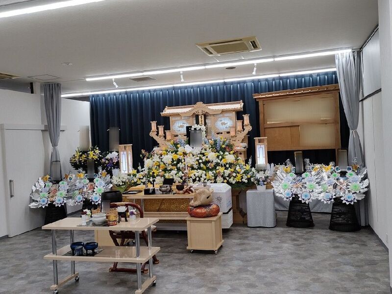 白木花祭壇