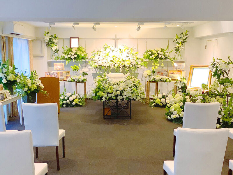 キリスト教式の花祭壇