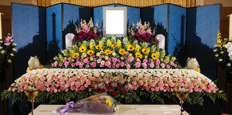 上尾伊奈斎場つつじ苑花祭壇