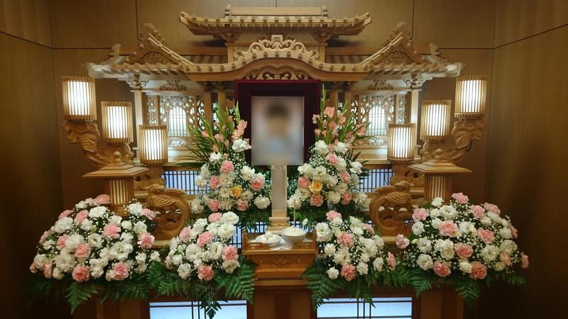 公営斎場 白木祭壇生花装飾例