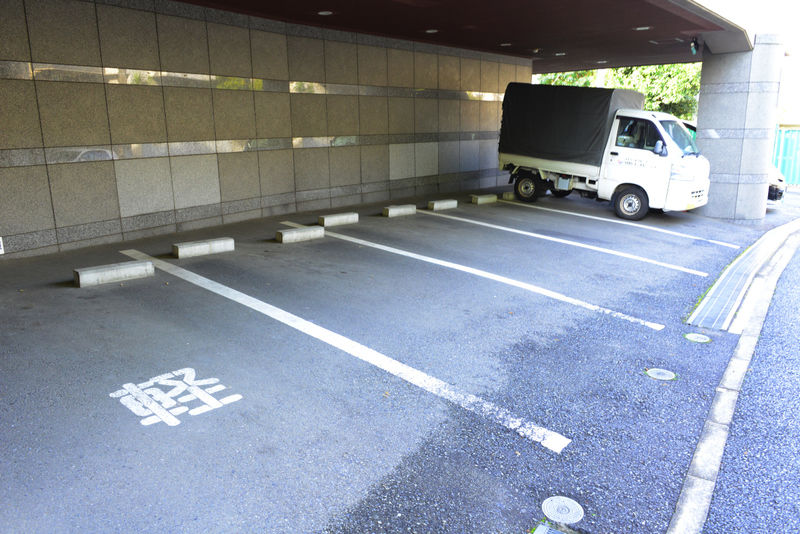 エヴァホール津田山 駐車場