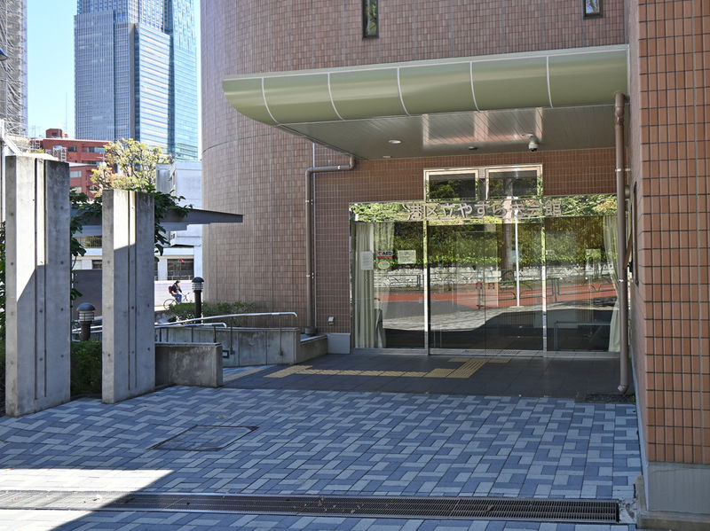 港区民斎場 やすらぎ会館 入口２
