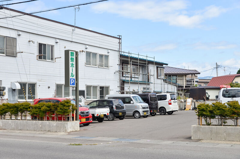 八甲葬祭ホール 奥野館 駐車場