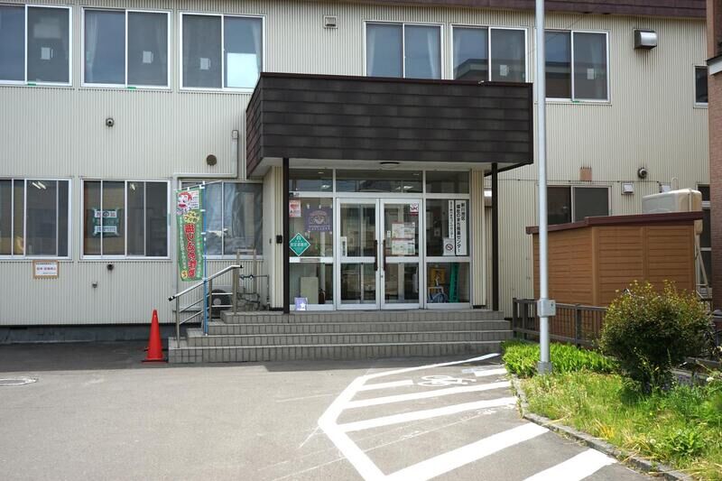 新川地区会館 玄関