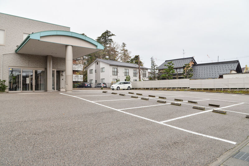 一休さんの米永　小立野館 駐車場