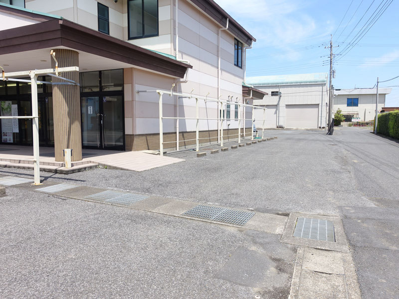 丸平斎場 駐車場