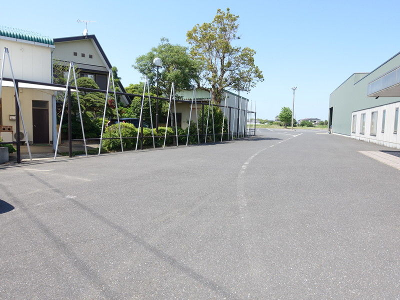 アイホール 駐車場
