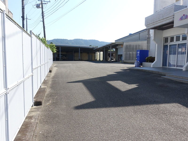 虹のホール 鴨川 駐車場