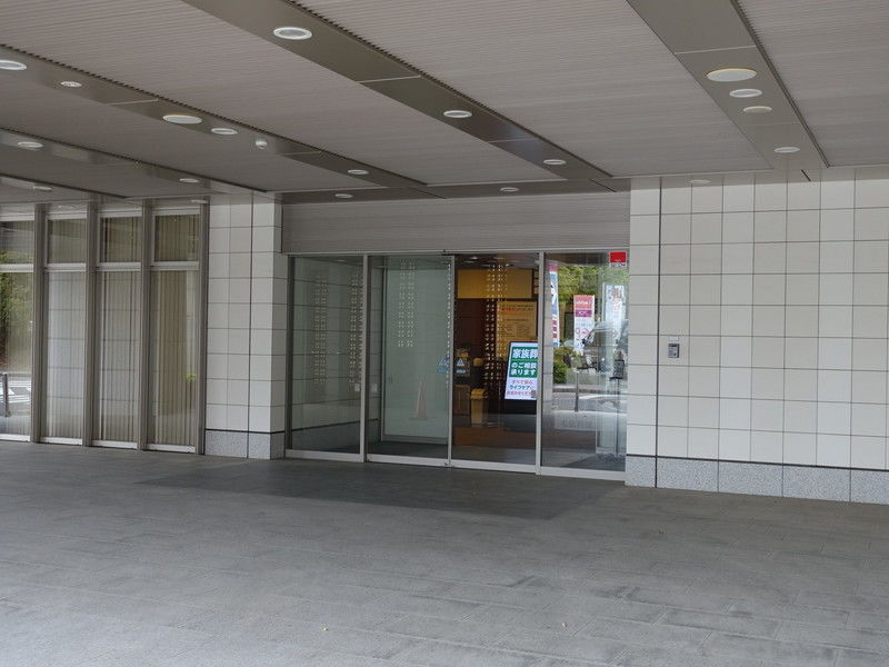 ライフケア臼井会堂 入口