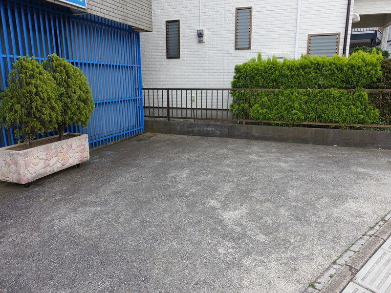 習志野斎場 駐車場