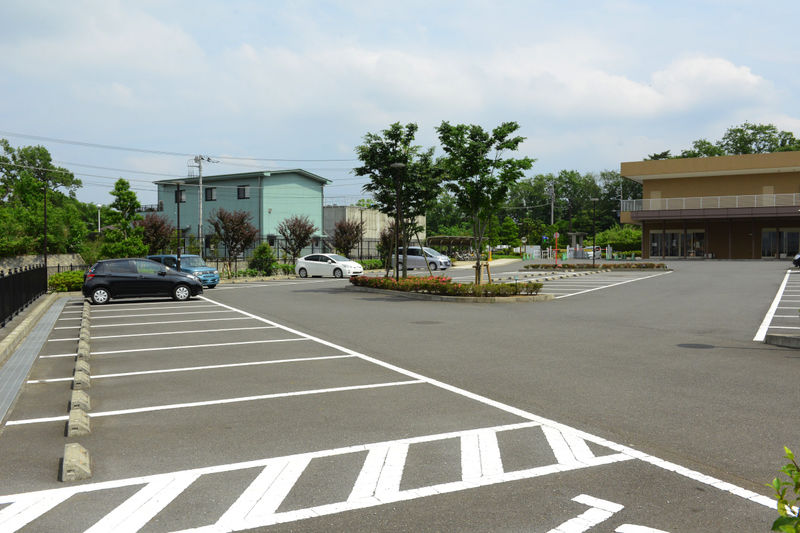 南山ホール 駐車場