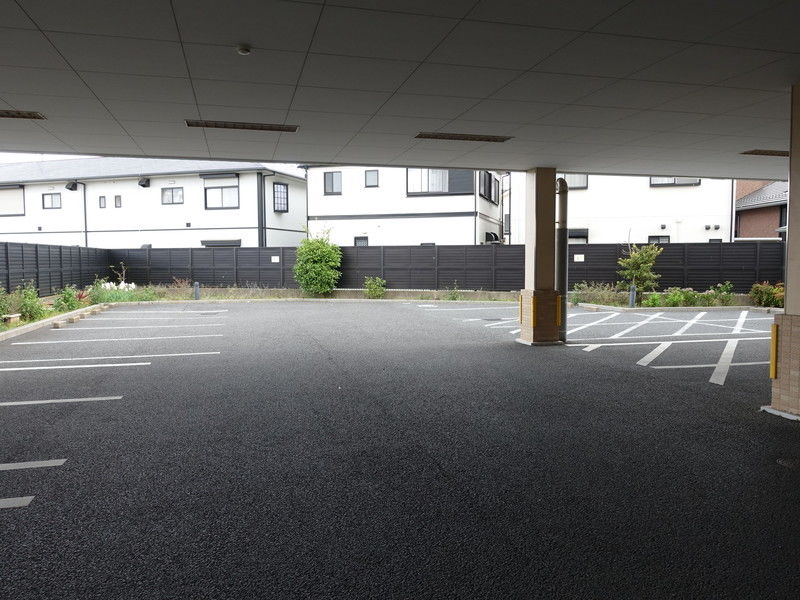 ゆいまき斎苑 駐車場１