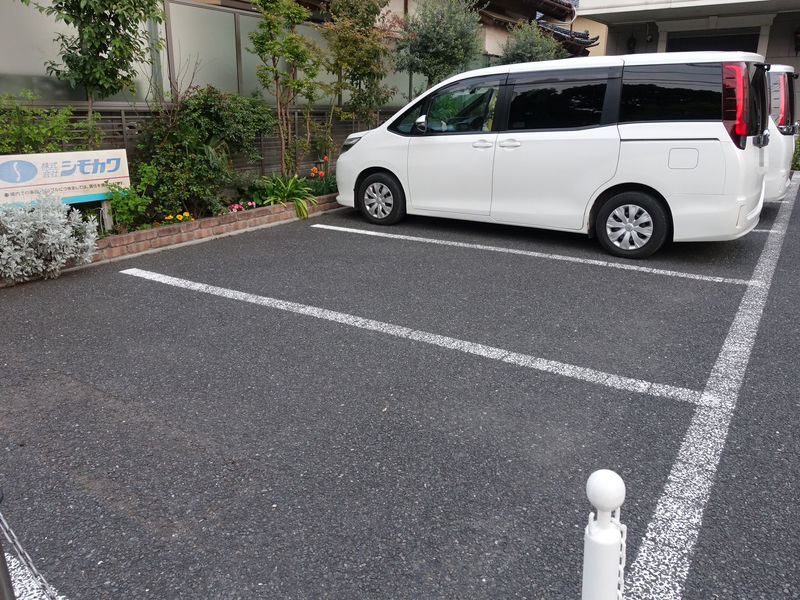 カトレア会館 駐車場１