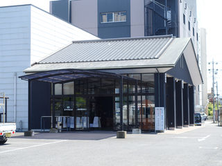 八日市場　 駅前ホール
