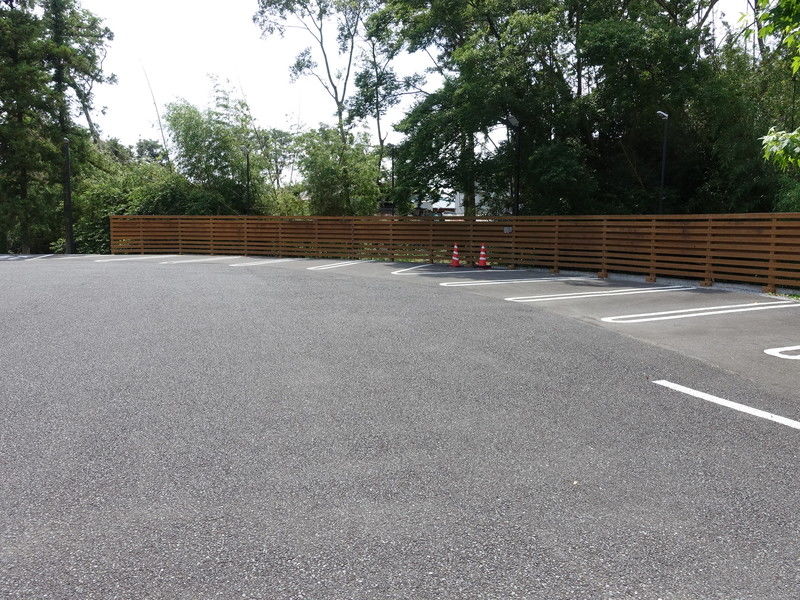 メープルホール横田 駐車場