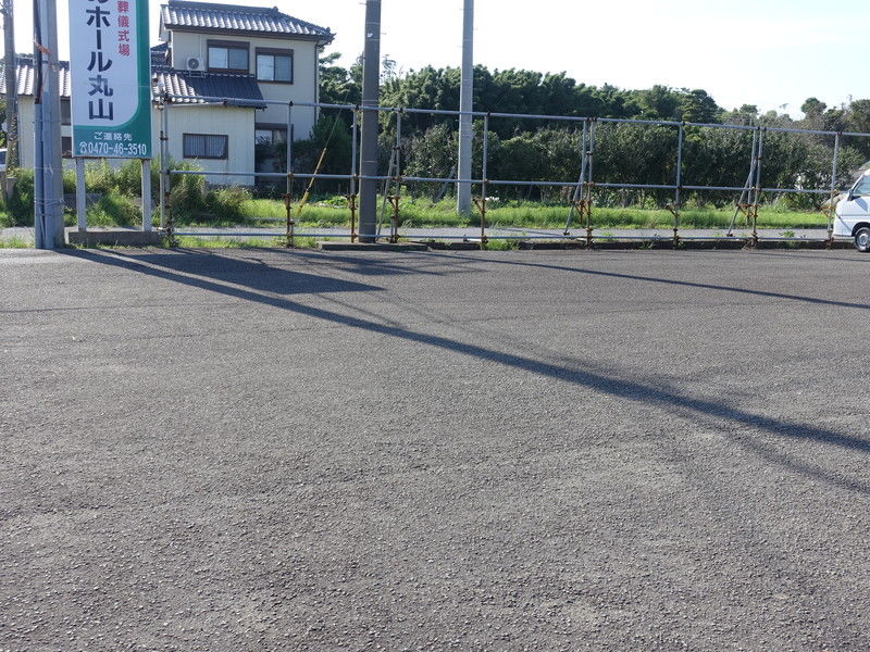 虹のホール 丸山 駐車場