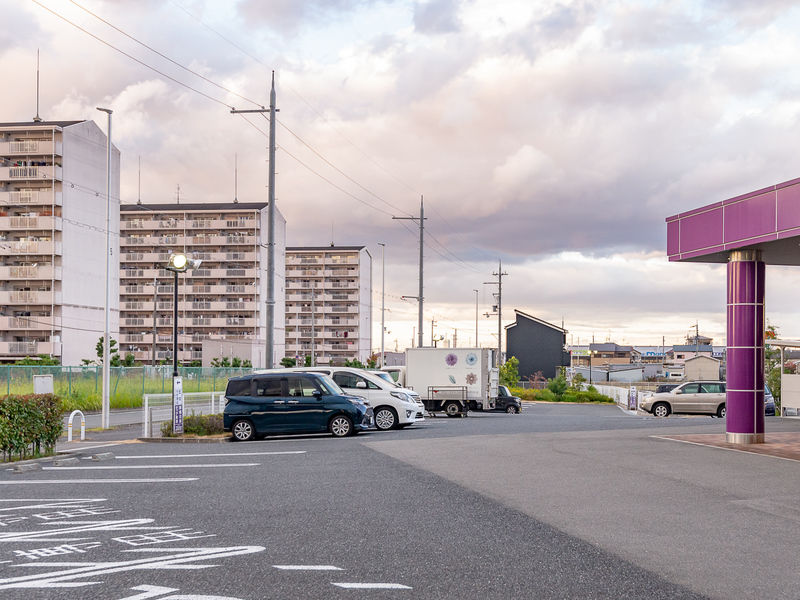 ティア美原 駐車場