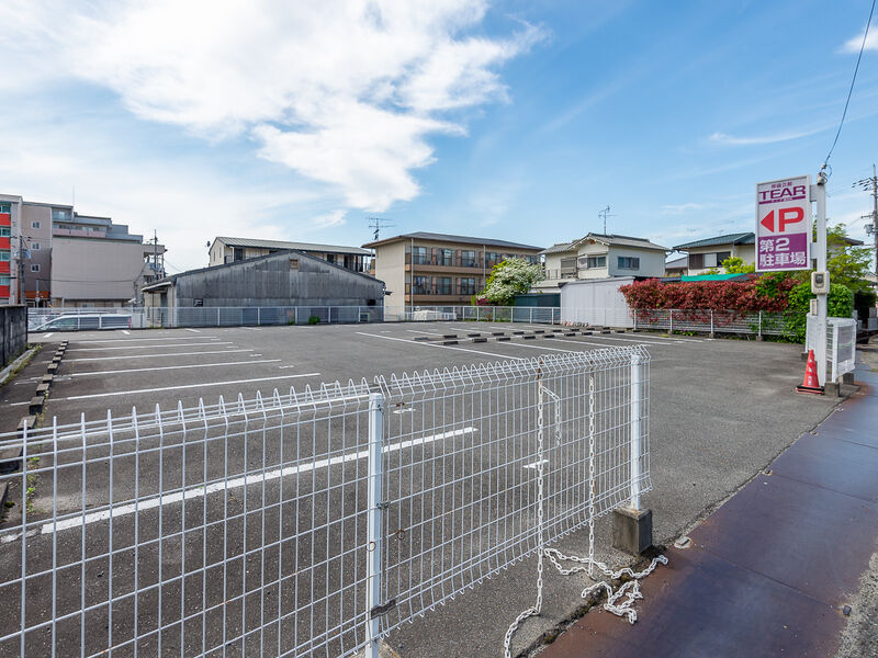 ティア富田林 駐車場2