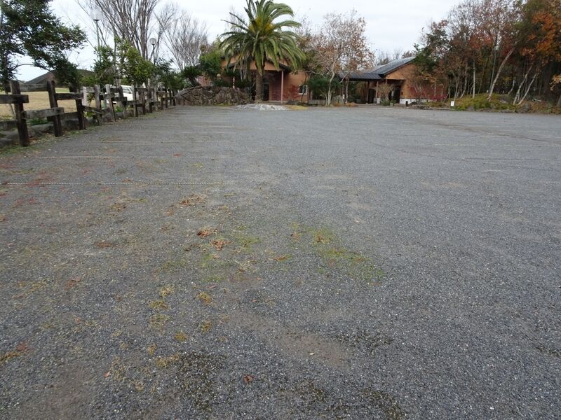 佛信堂緑の国斎場 駐車場１