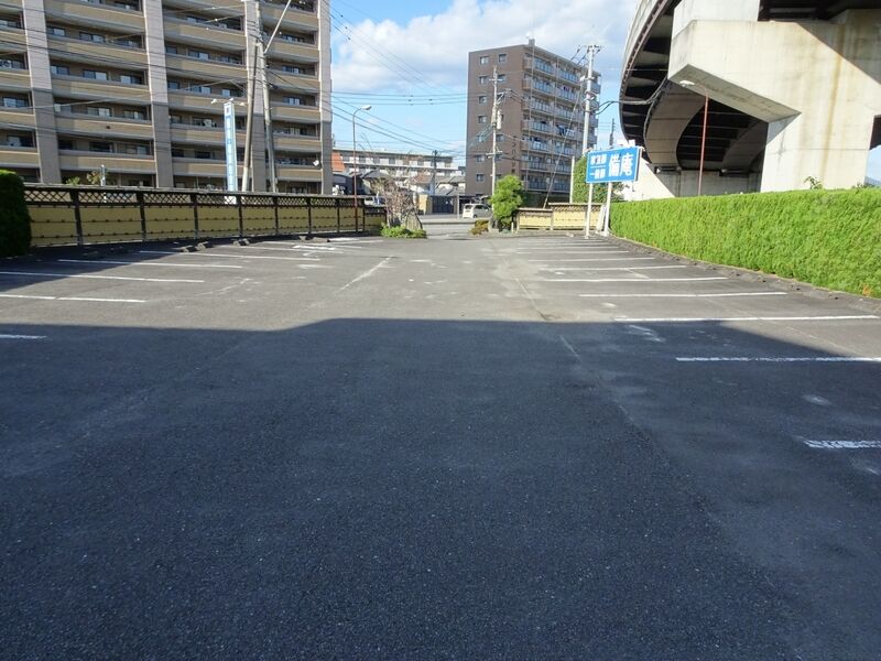 備庵 牧 下郡 駐車場１