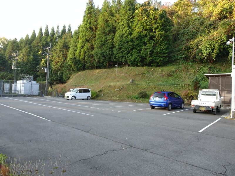 公益会館 駐車場１