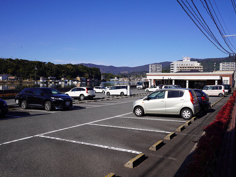 早岐メモリードホール 駐車場1