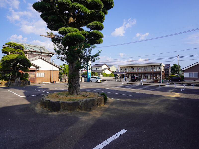 シティホール竹松会館 駐車場2