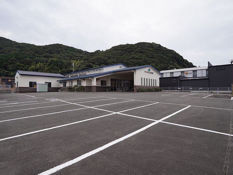 さくら会館三重 駐車場1