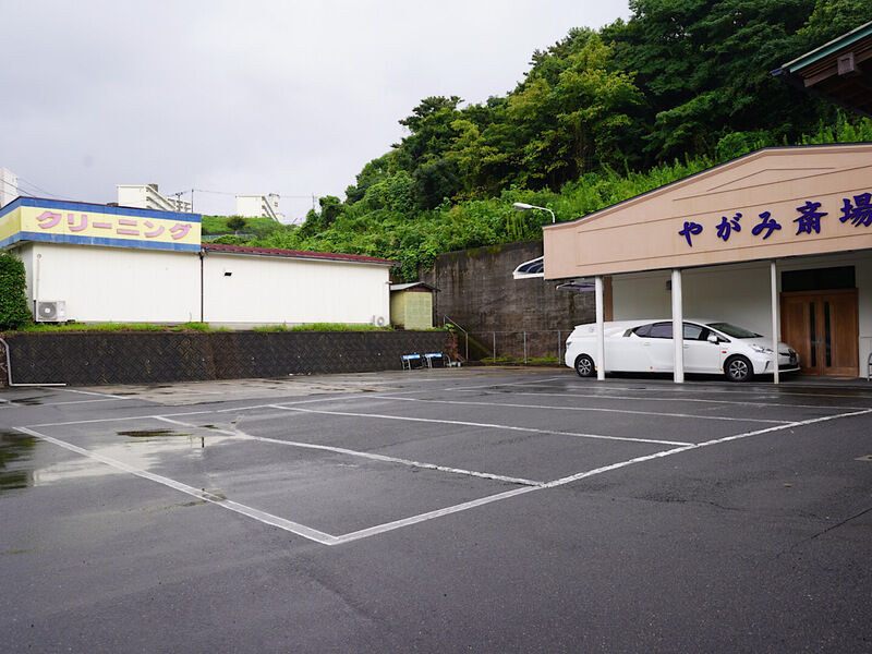 やがみ斎場 駐車場1
