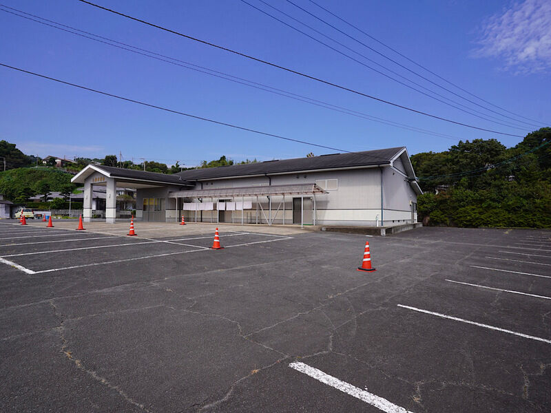 小長井斎場 駐車場2