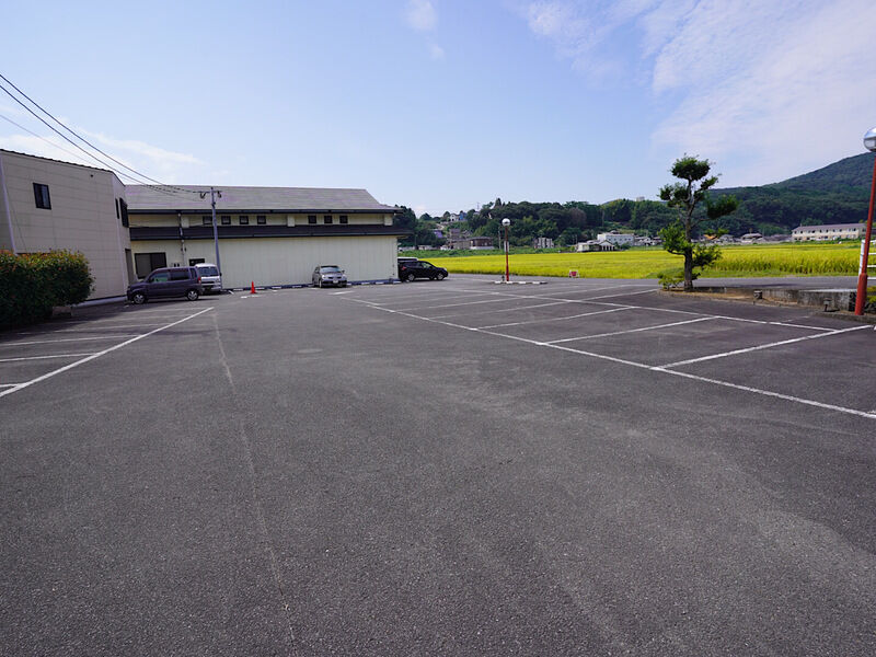 ひらまつ斎場 駐車場2