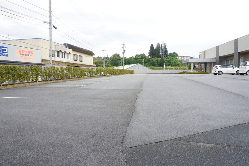 JA虹のホールかなえ 駐車場