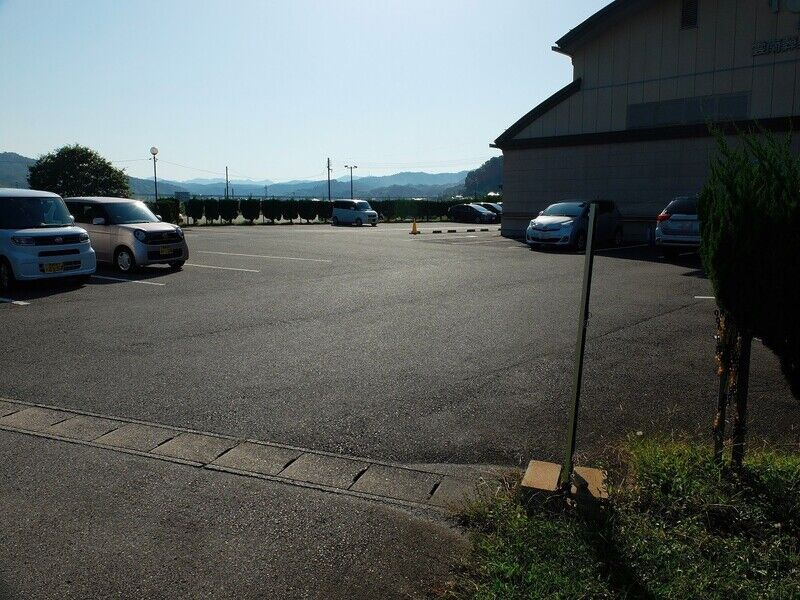 雲南葬祭会館けいあい 駐車場1