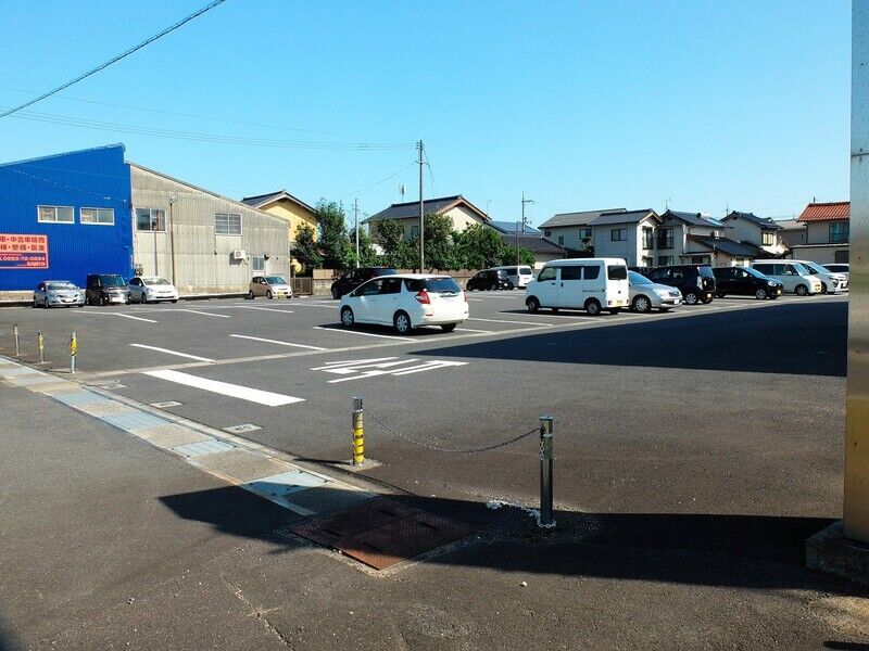 虹のホールひかわ 駐車場