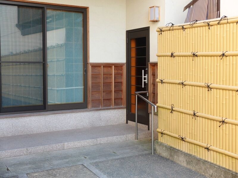 洞光寺会館 入口