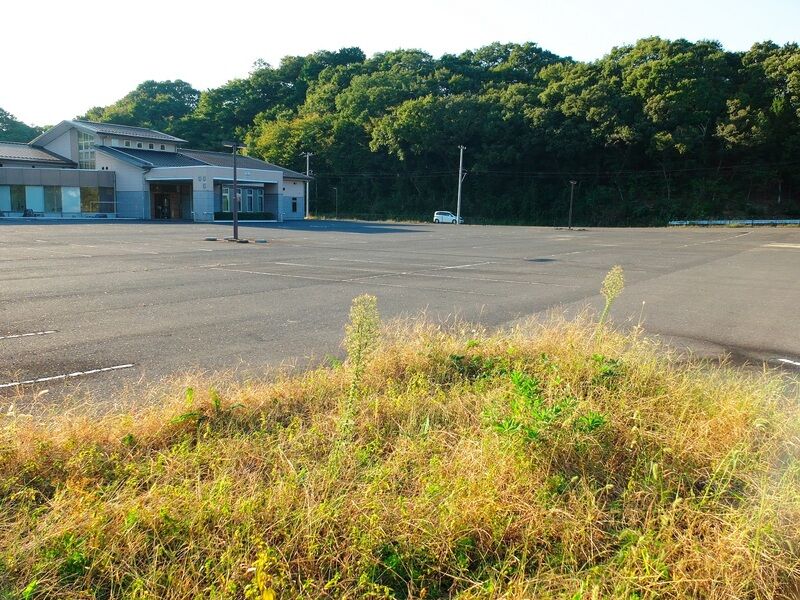 虹のホール「おおば」 駐車場