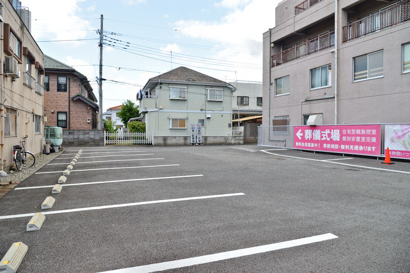 あんしん葬祭斎場 駐車場1