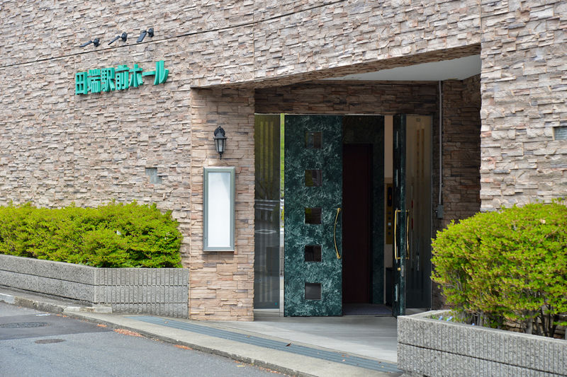 田端駅前ホール 入り口1