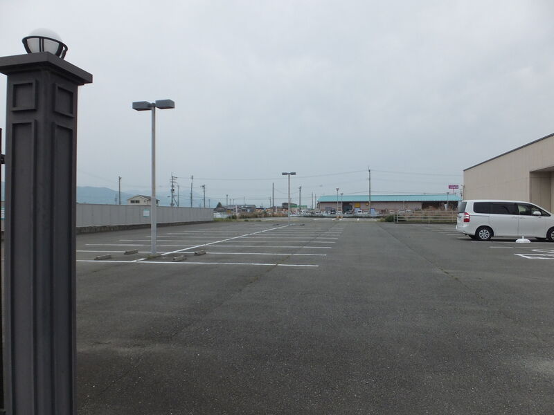 ベルモニー会館 鴨島 駐車場１