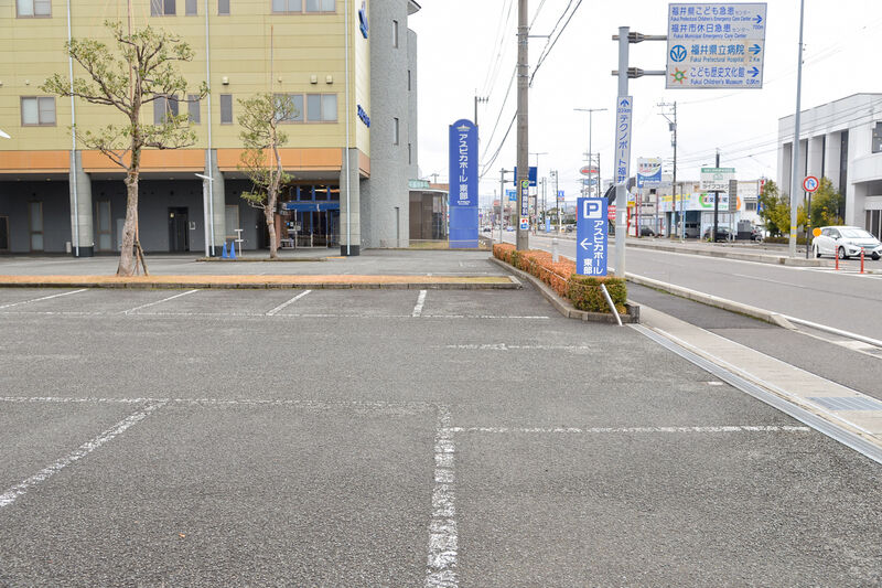 アスピカホール東部 駐車場