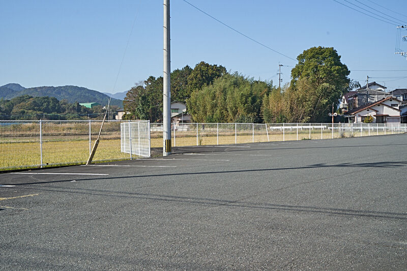 やまさ 碓井斎場 駐車場1