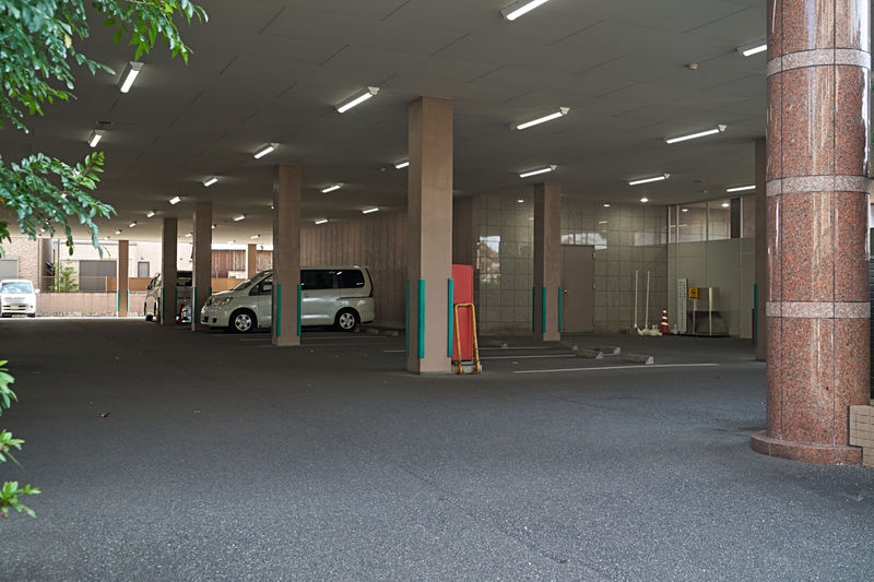 シティホール春日 駐車場1