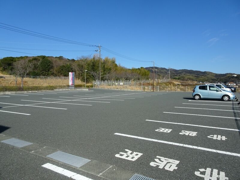 かずやコスメディア勝立斎場 駐車場１