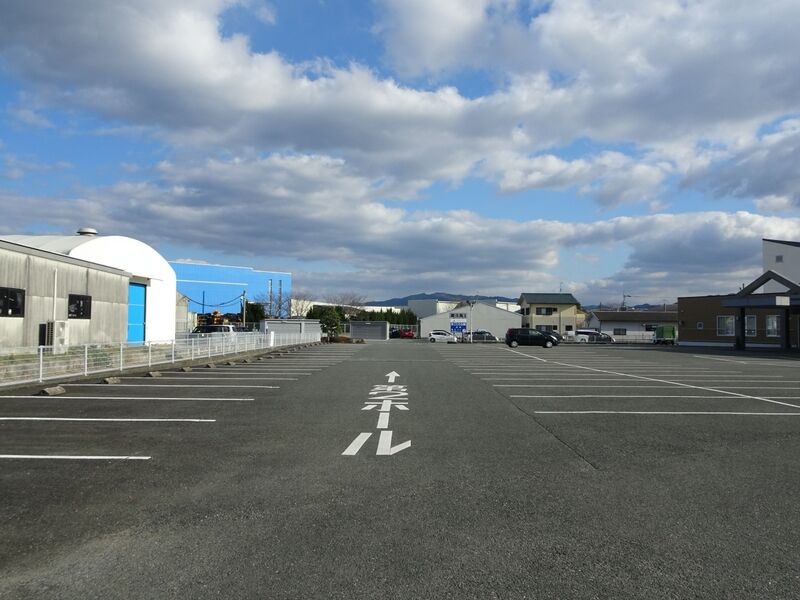 まごころ会館長浜 駐車場１