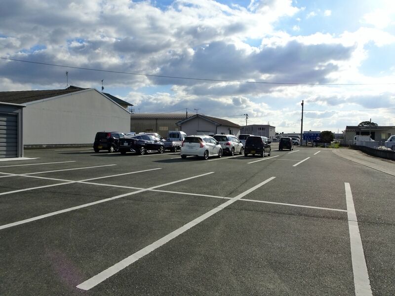 まごころ会館長浜 駐車場３