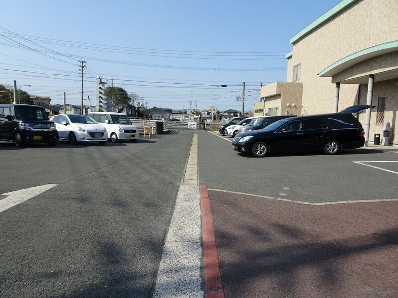真浄葬祭 新館 駐車場１