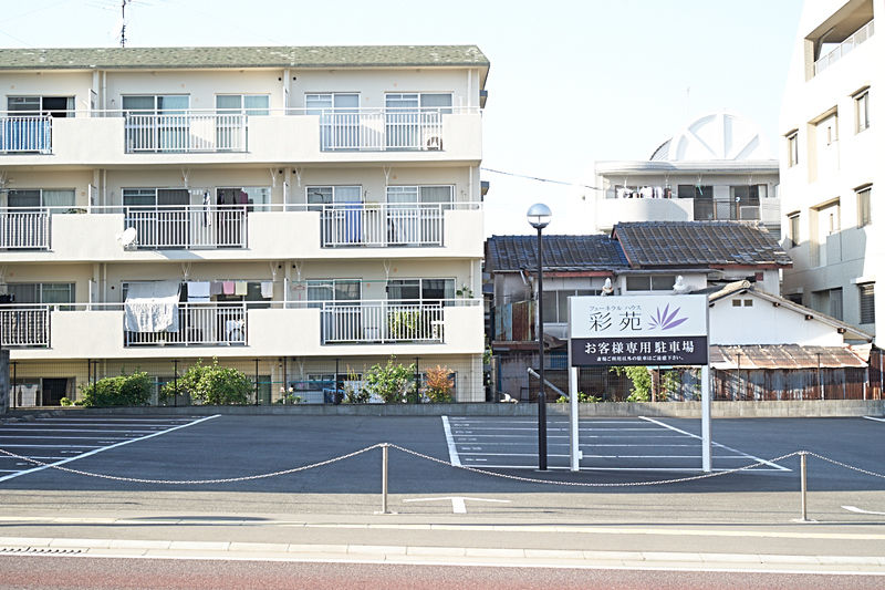 長住斎場 駐車場1